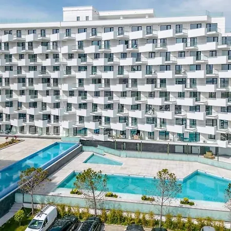 Infinity Pool & Spa Private Parking アパート
