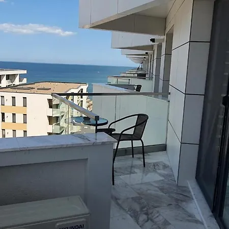 Infinity Pool & Spa Private Parking ナボダリ