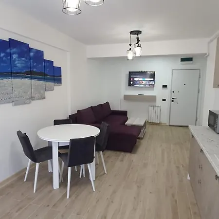 Infinity Pool & Spa Private Parking